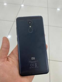 Redmi 5 holati yaxshi qora rang