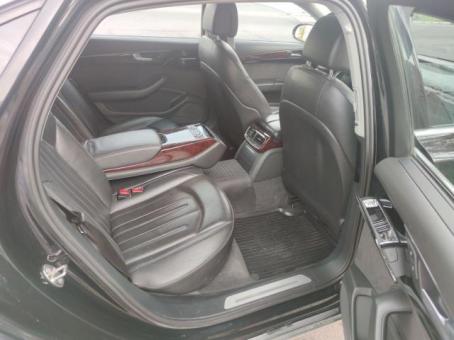 Audi A8L 2012 года, своя в хорошем состоянии. Есть обмен на недвиж.