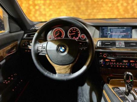 Продается  BMW 750 LI