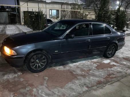 БМВ BMW е 39 автомат