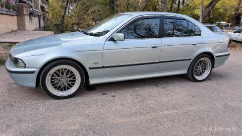 Продам BMW E39 2.0 автомат. Arenda yo'q!