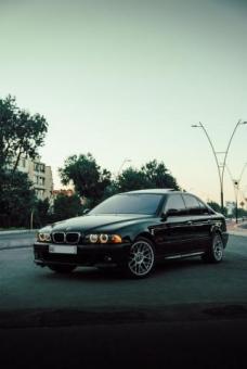 BMW E39 540i M package