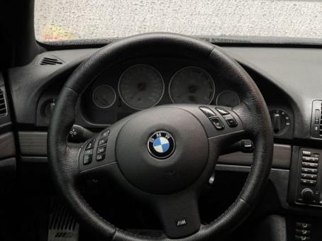 BMW E39 540i M package