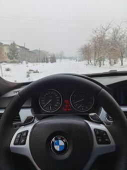 BMW e90 330i M package