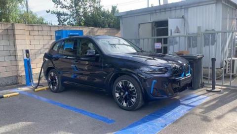 BMW IX 3 M paket 2022 модель рейсталинг