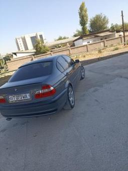 BMW 318i sotiladi