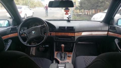 BMW 525 sotiladi  srochna avtamat