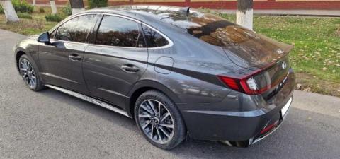 Hyundai Sonata Luxe UZ Full