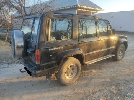 Внедорожник  Isuzu Trooper