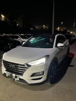 Продам Hyundai Tucson полный фул есть навароты 2020 год выпуска