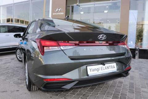 Hyundai Elantra Base Plus  Amazon gray 2022