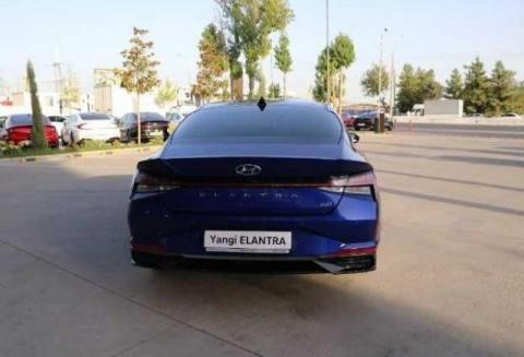 Hyundai Elantra 2022