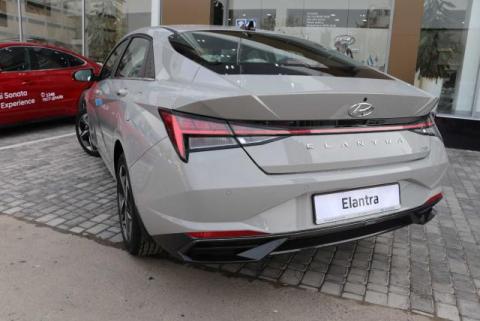 Hyundai Elantra Luxe Cyber gray 2022