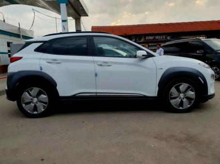 Hyundai Kona Full 64 kw electric