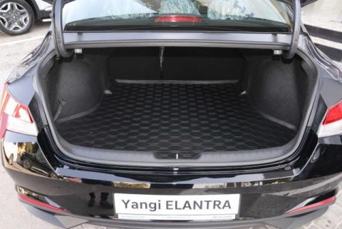 Hyundai Elantra Base Plus  Black 2022