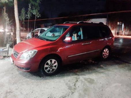 Kia carnival miniven 2006