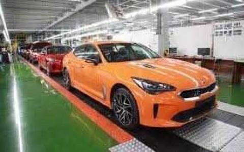 KIA STINGER  qora 2022  aksiyada 10 % yillik ustama halol savdo