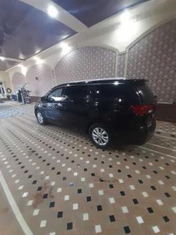 KIA Carnival 2016 бензин