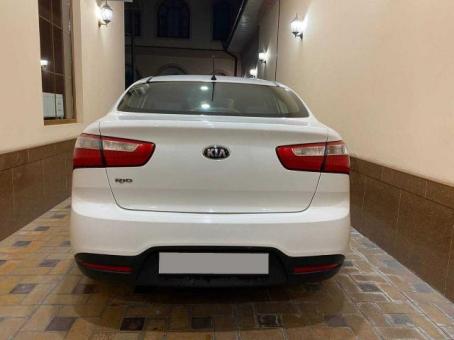 Лучший автомобиль B класса Kia Rio AT (Европейская версия)