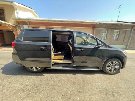 Kia Carnival Grand Dubai Edition