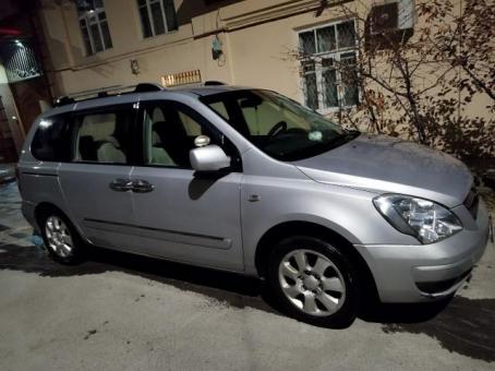 Kia karneval avto