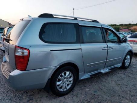 Продается KIA Carnival