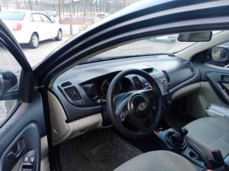 Kia forte 2008 год пробег 280 тыс, бензин, цена 9000