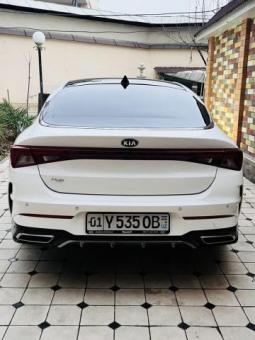 Kia k5 белы цвет