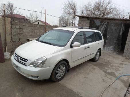 Продам свой KIA Carnival