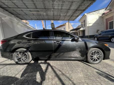 Продается LEXUS ES250