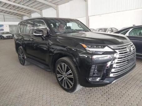 Lexus LX 600 год 2022