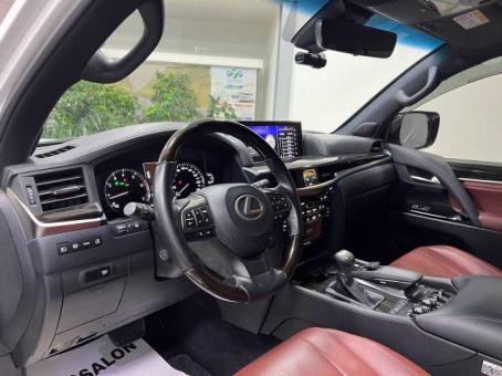 Продается Lexus LX570