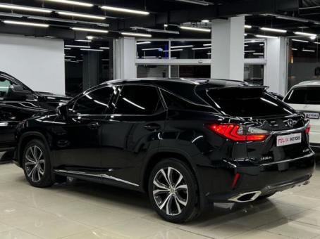 В продаже Lexus Rx350