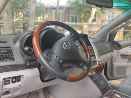 Срочно продам машину LEXUS RX 350 год 2007