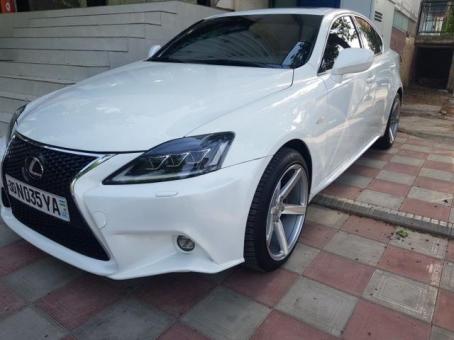 Lexus IS 300.  Цена договор