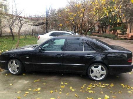 Mercedes-Benz W210 E200 Elegance