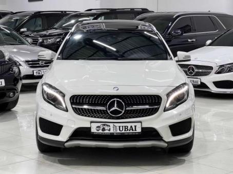 Mercedes Benz GLA-250 автосалон Dubai