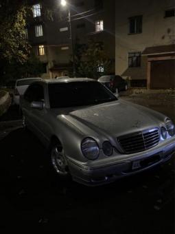 Mercedes Benz W210