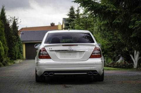 Mercedes-Benz W211 E63 AMG