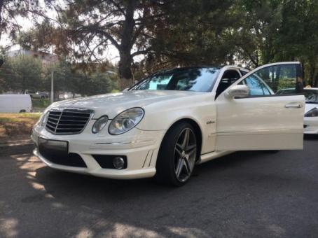 Mercedes-Benz W211 E63 AMG