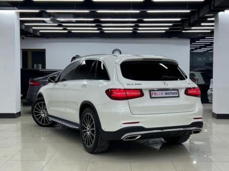 Mercedes Benz GLC300 4 Matic