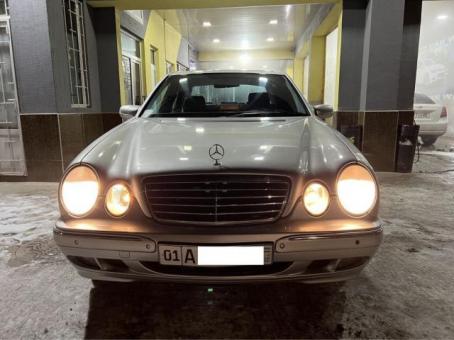 Mercedes Benz W210