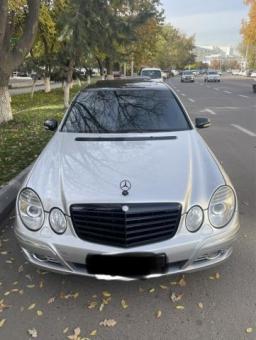 Mersedez benz Sotiladi 2003 yil 5.5  211 srochna sotiladi