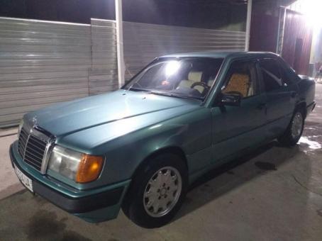 W124 Mercedes Benz