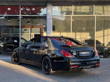 Mercedes-Benz W222 S63 AMG