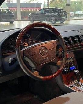 Mercedes-Benz S320 W140