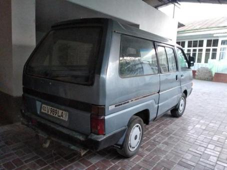 Nissan Vanette grey-blue