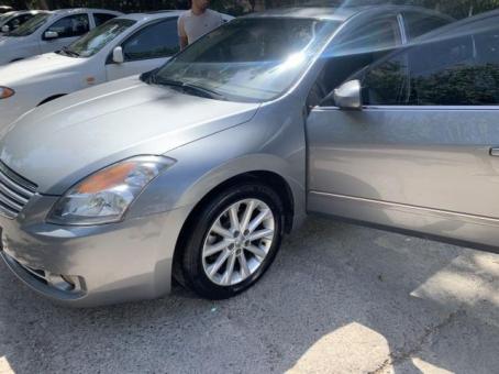 Nissan altima 2008 full variatr dubai versia