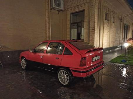 Opel kadett gsi  sotila