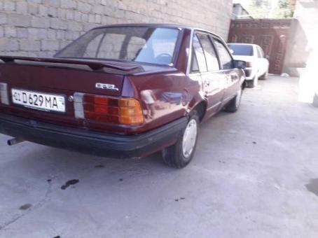 OPEL Rekord 1983